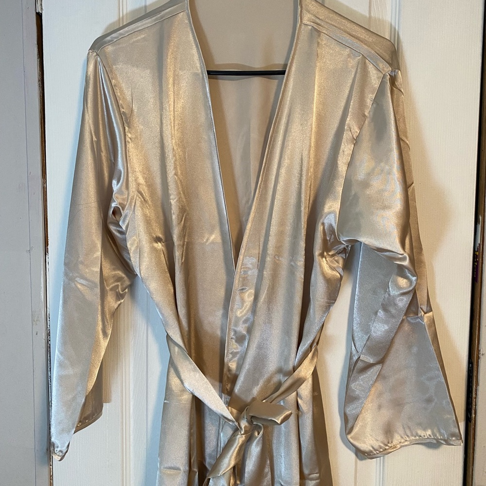 Champagne satin robe